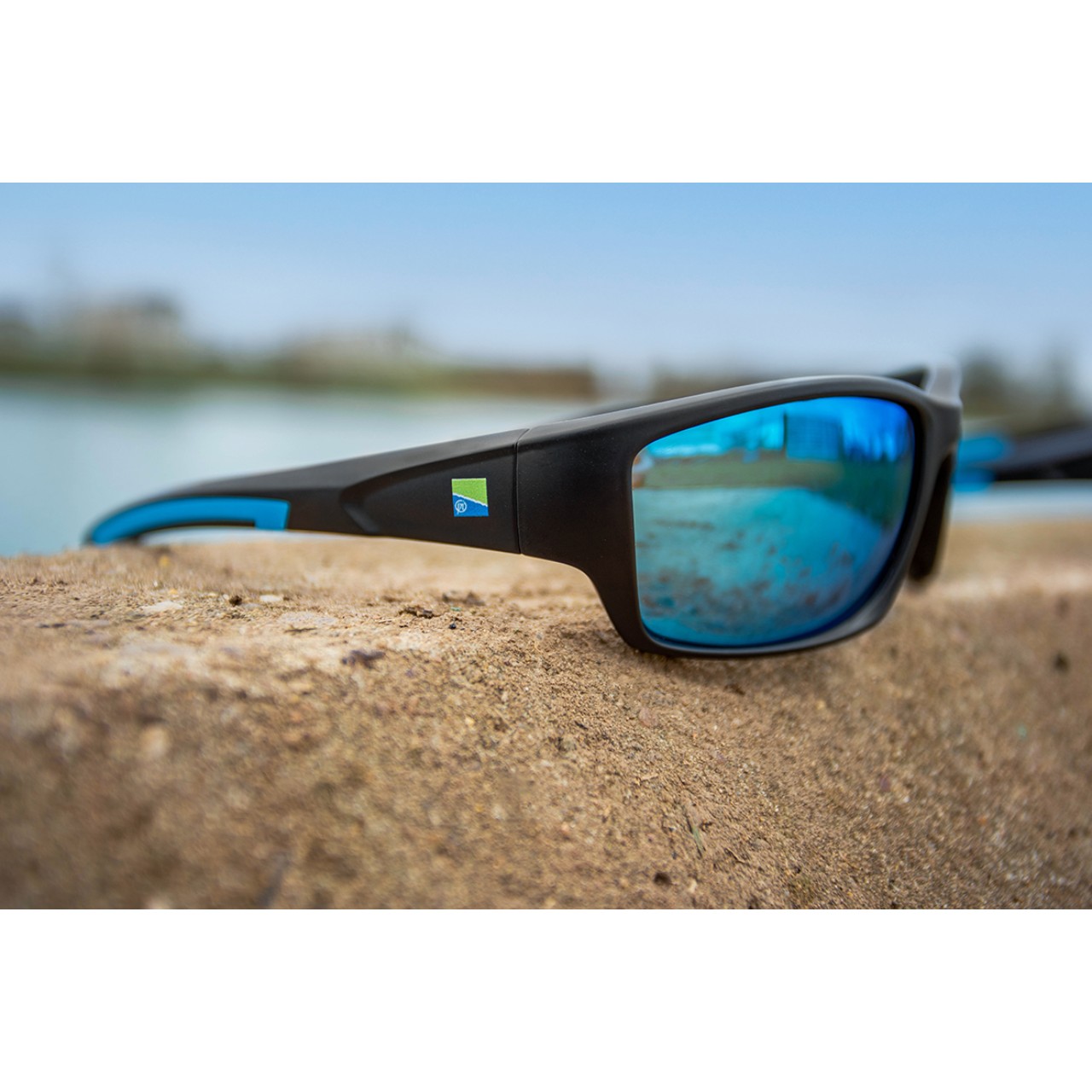 preston FLOATER PRO POLARISED SUNGLASSES - BLUE LENS (1) P0200250_03.jpg