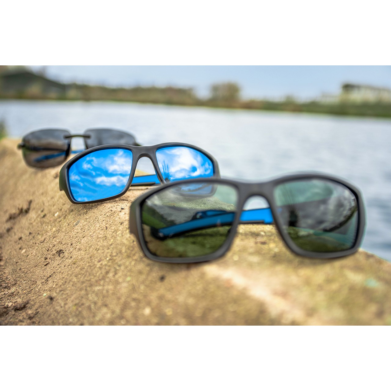 preston FLOATER PRO POLARISED SUNGLASSES - BLUE LENS (1) P0200250_04.jpg